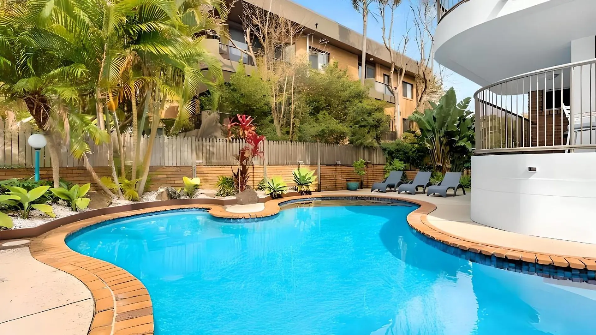 Byron Pacific Apartments - On Clarkes Beach Byron Bay Aparthotel